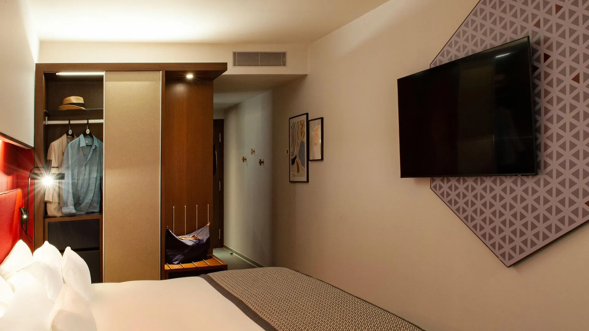 Hotel Indigo Barcelona Granvia Plaza Espana, An Ihg Hotel