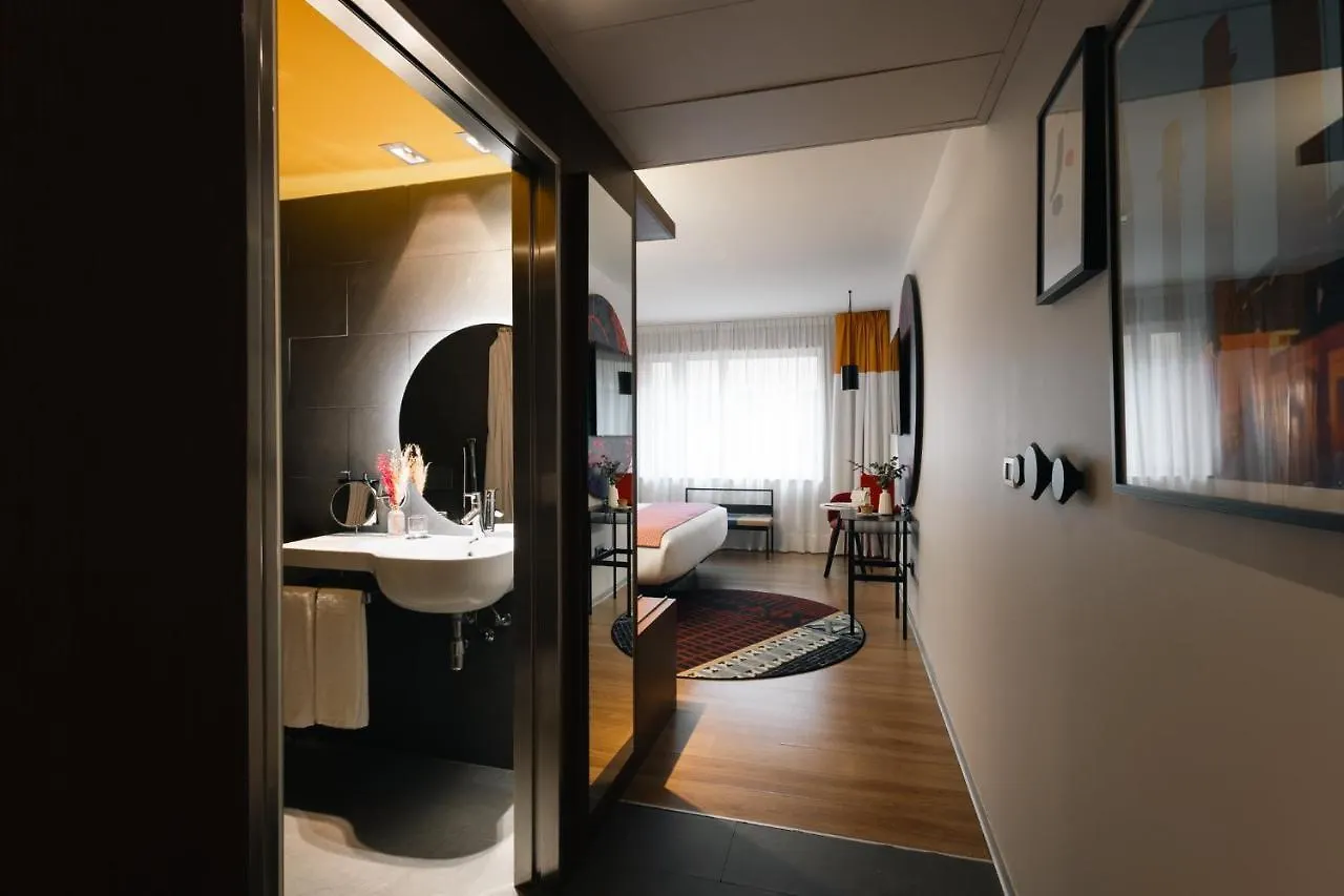 ****  Hotel Indigo Barcelona Granvia Plaza Espana, An Ihg Hotel Spanyolország